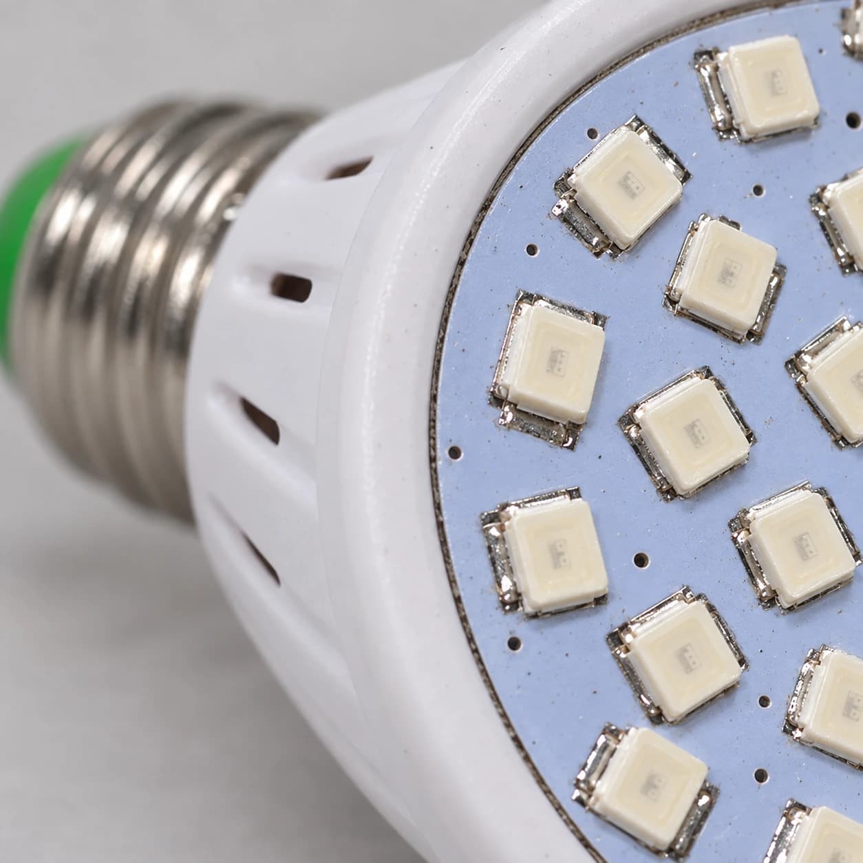 Détail des diodes de l’ampoule