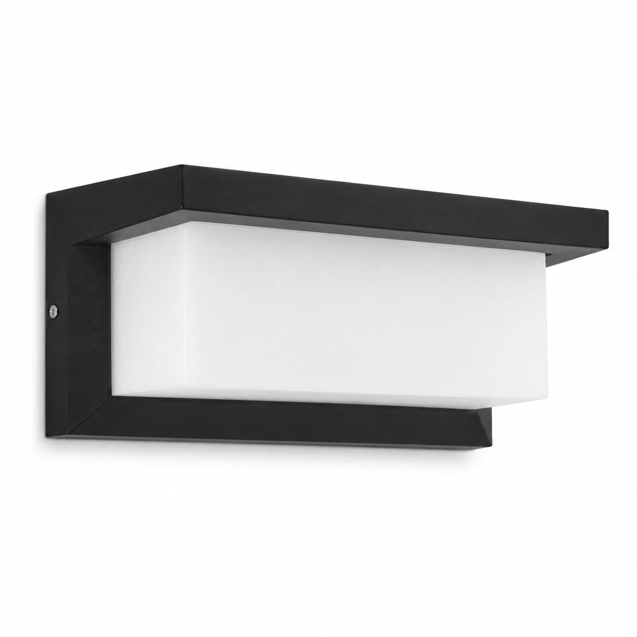 Applique murale extérieure noire à capot débordant et diffuseur laiteux, sur fond blanc