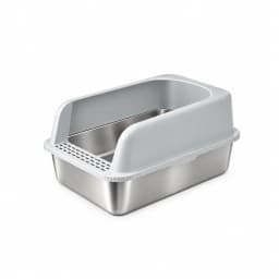 Bac de propreté en inox 60 x 40 cm avec son rebord gris clair, présenté sur fond blanc