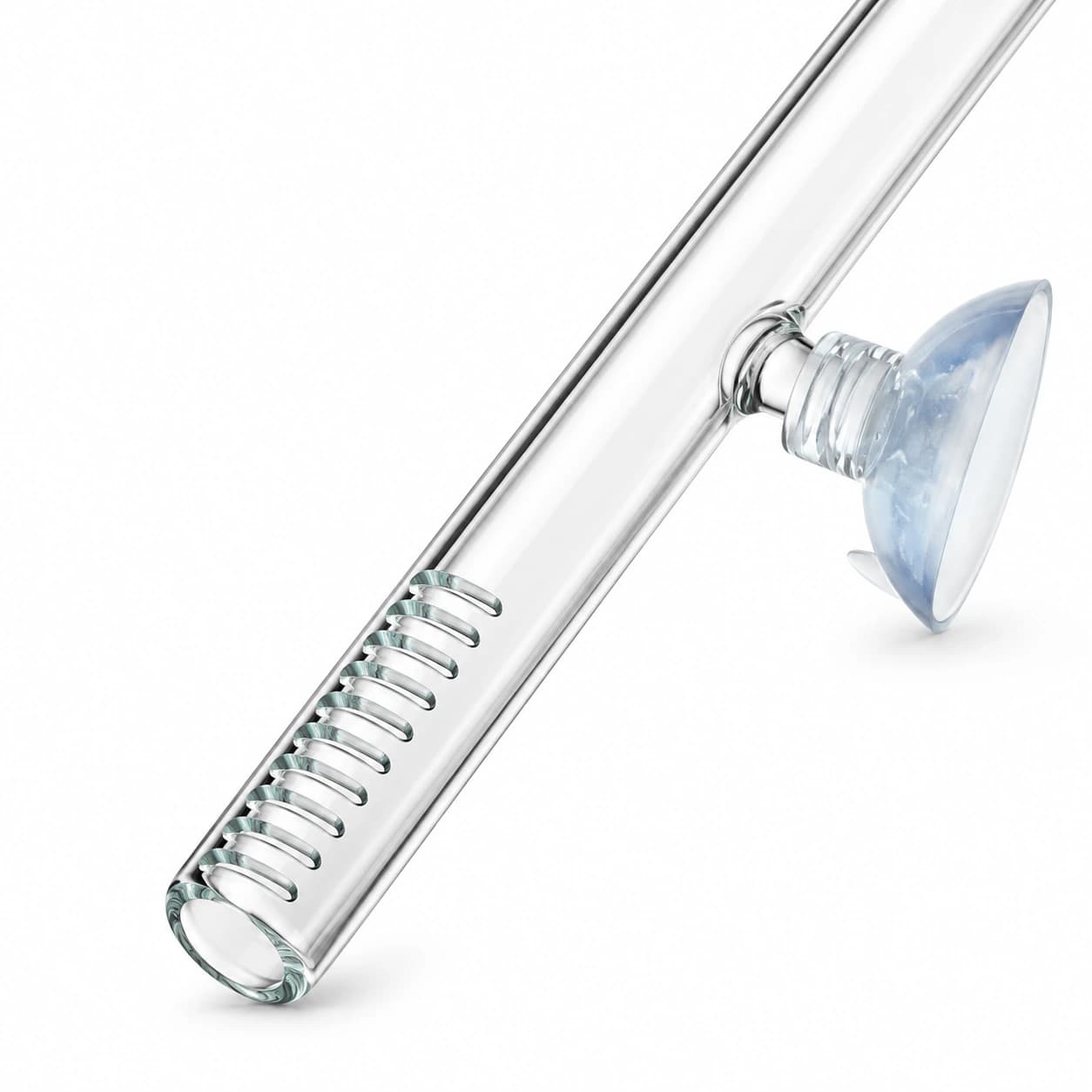 L’extrémité cannelée du tube d’aspiration et sa ventouse en silicone, en gros plan