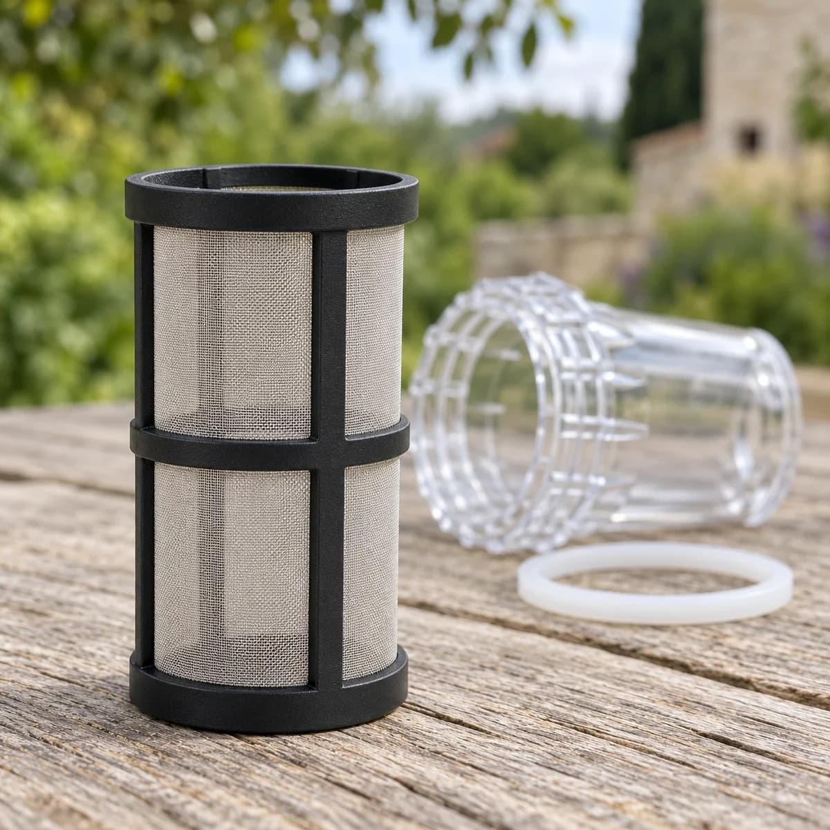Tamis inox 304 de 80 mesh sorti du bocal, mailles du tamis vues de près