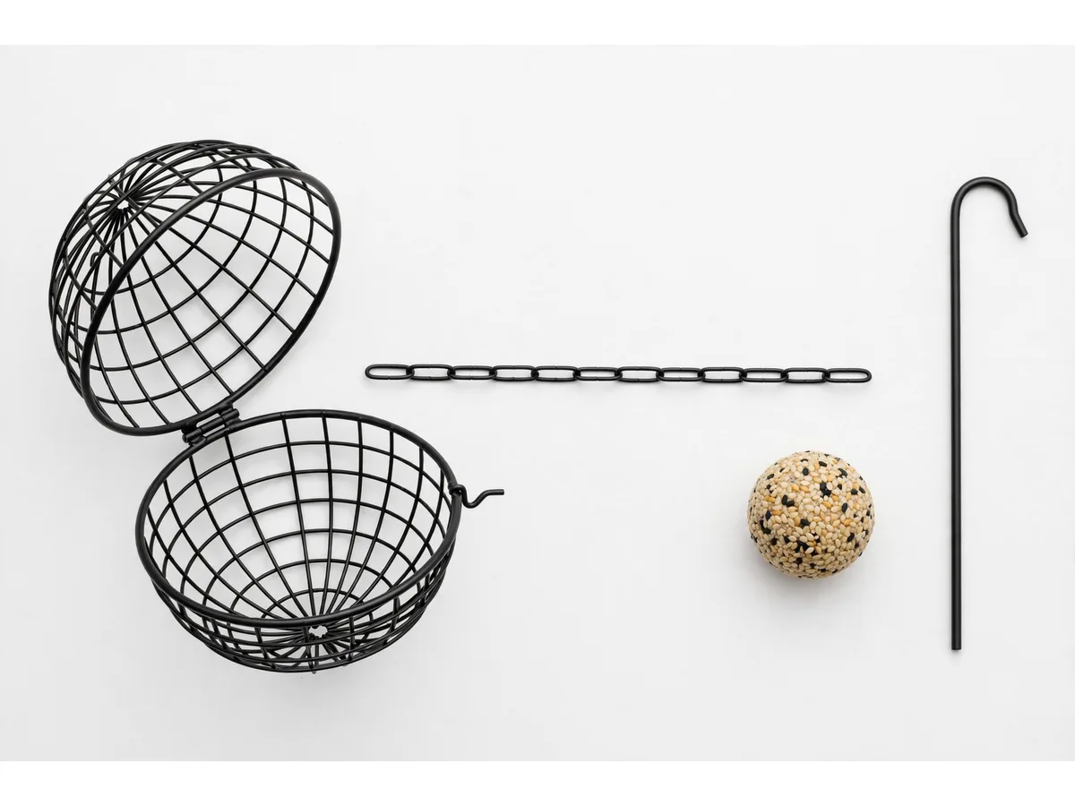 Mise à plat des quatre supports avec une boule de graisse nue, sans filet plastique, posée à côté