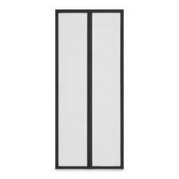 Rideau moustiquaire noir en fibre de verre à deux pans, vu de face sur fond blanc, aimants centraux refermés