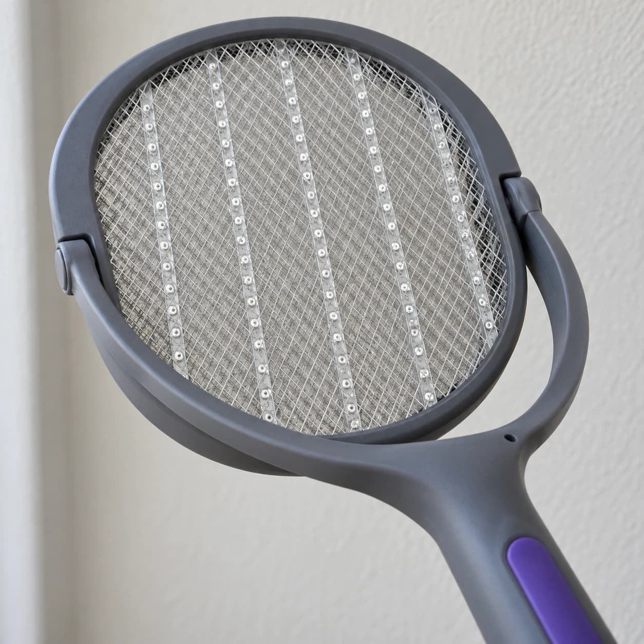Grille et rangées de LED de la tête ovale de la raquette anti moustique