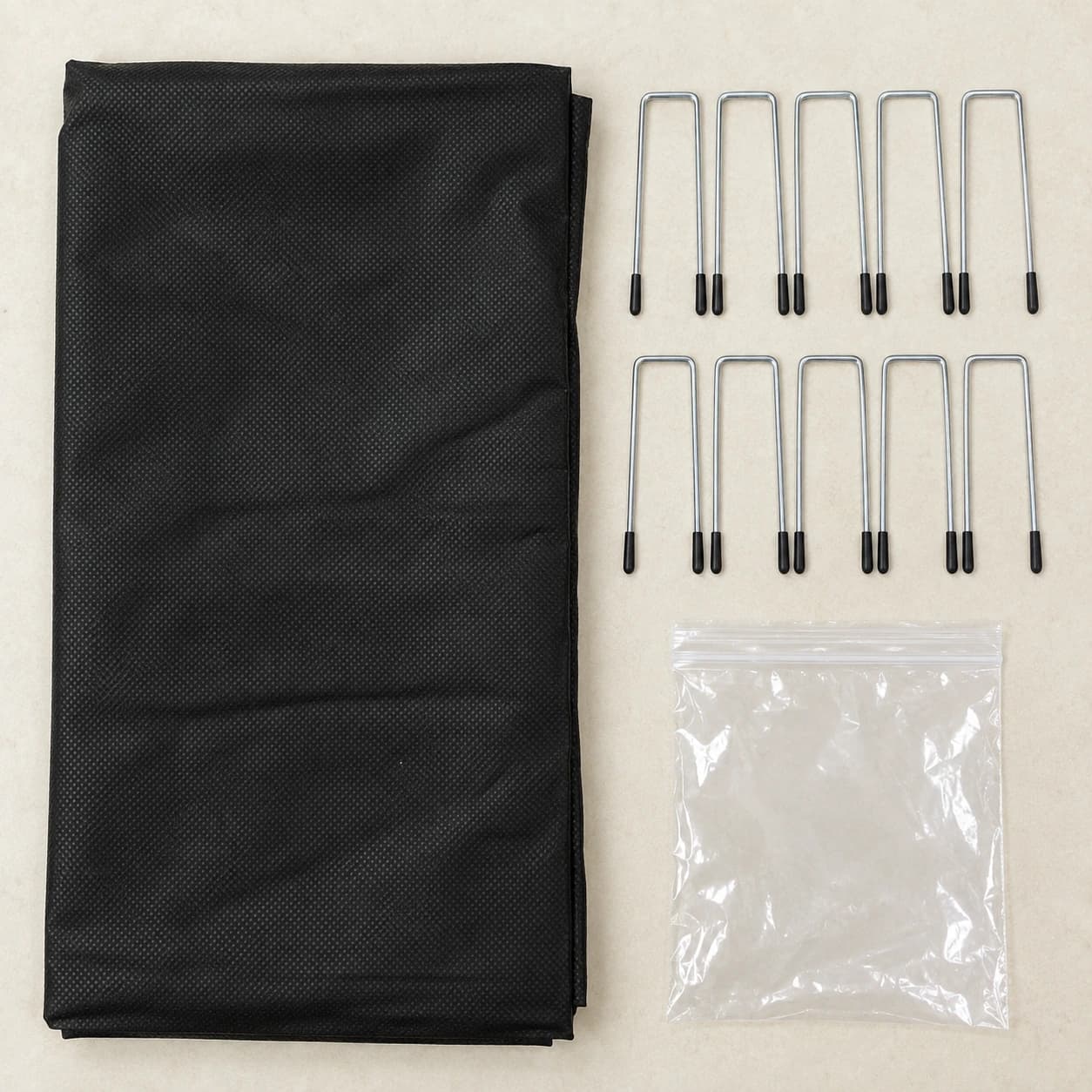Contenu : toile et dix agrafes