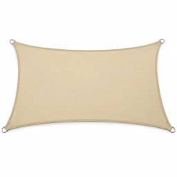 Voile d'ombrage rectangle jaune sable 2x3 m, bords incurvés, quatre anneaux en D, vue de trois quarts.